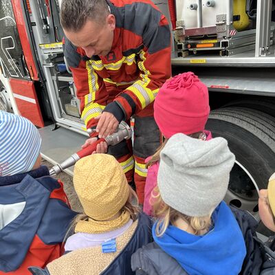 Bild vergrern: Scharbeutz Kinder in der Feuerwehr